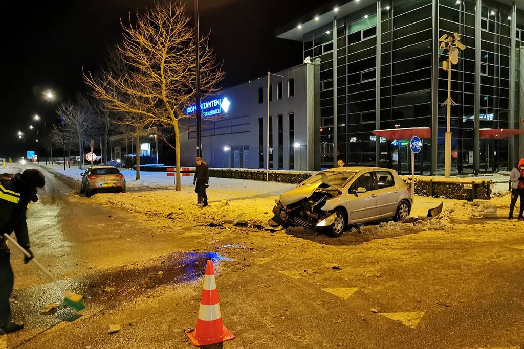 Veel schade bij botsing op kruising