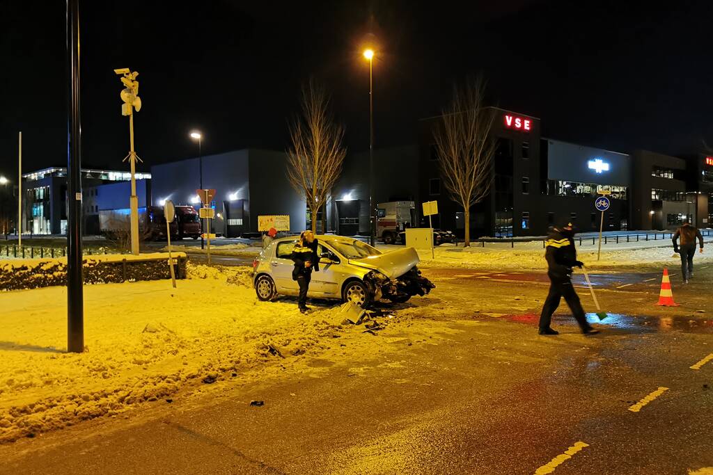 Veel schade bij botsing op kruising