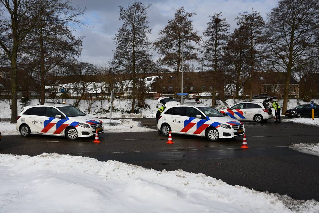 Flinke schade bij aanrijding tussen twee auto's