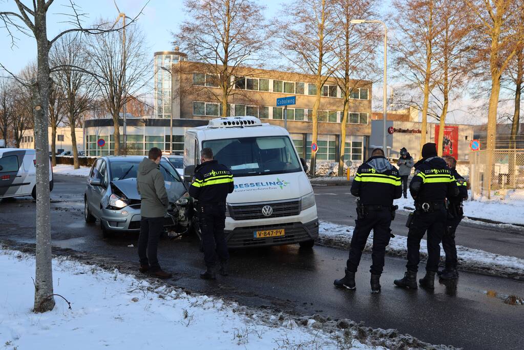 Botsen op kruising bedrijventerrein De Hoef