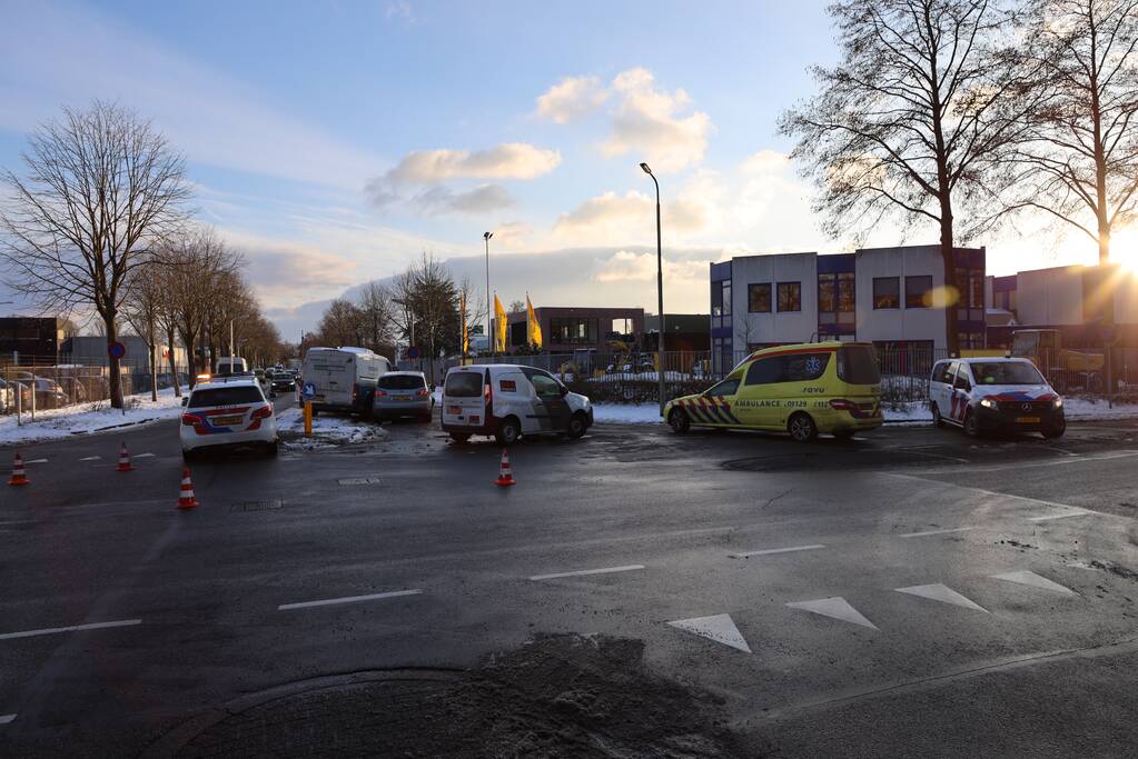 Botsen op kruising bedrijventerrein De Hoef