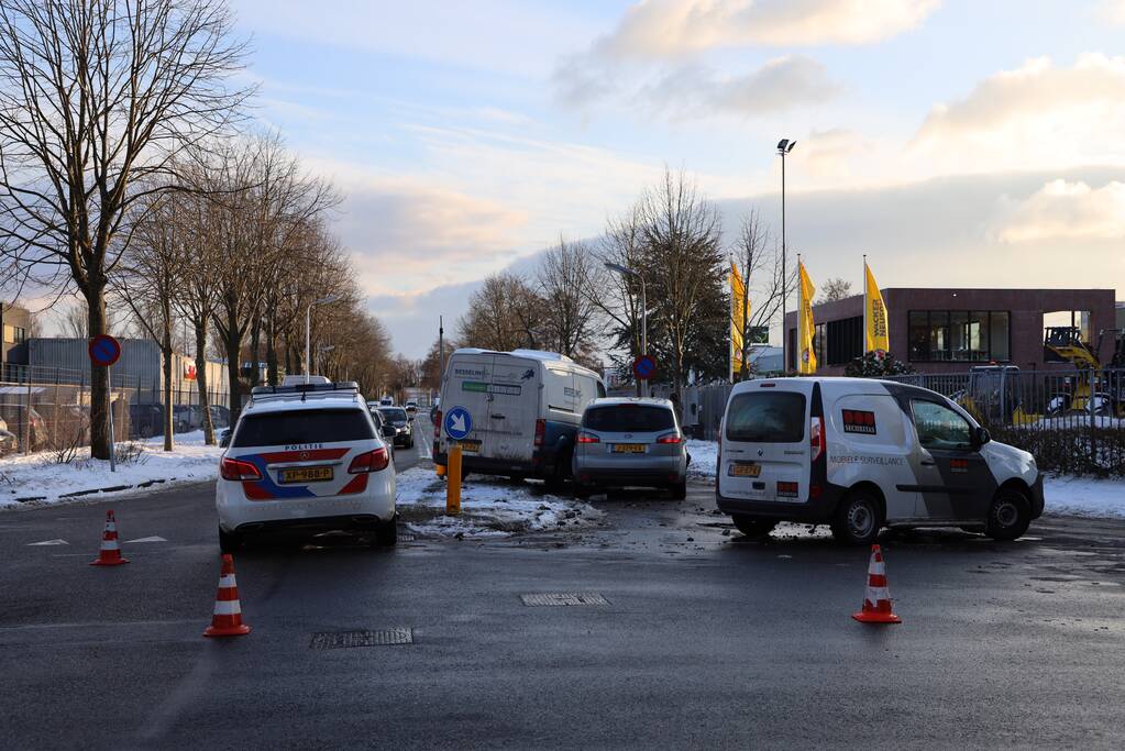 Botsen op kruising bedrijventerrein De Hoef