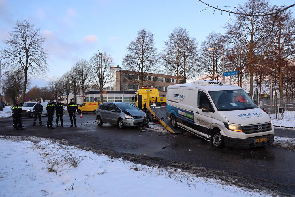 Botsen op kruising bedrijventerrein De Hoef