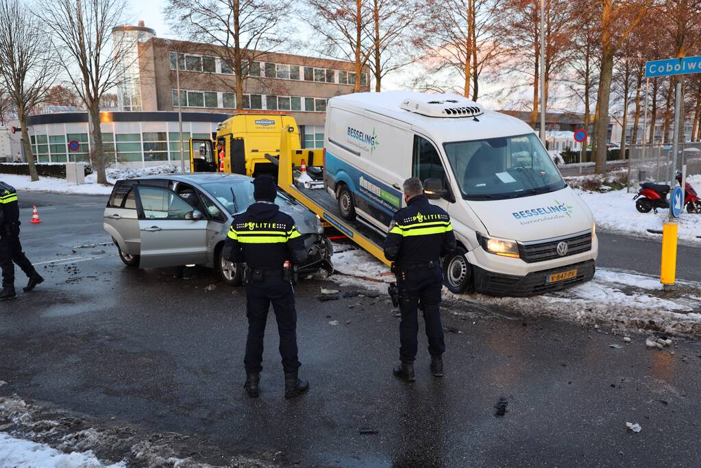 Botsen op kruising bedrijventerrein De Hoef