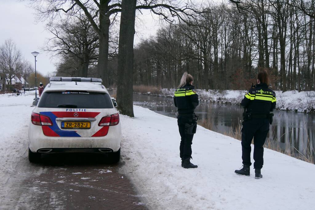 Persoon raakt te water