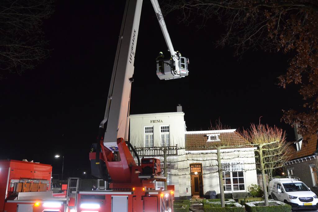 Brandweer doet onderzoek naar schoorsteenbrand