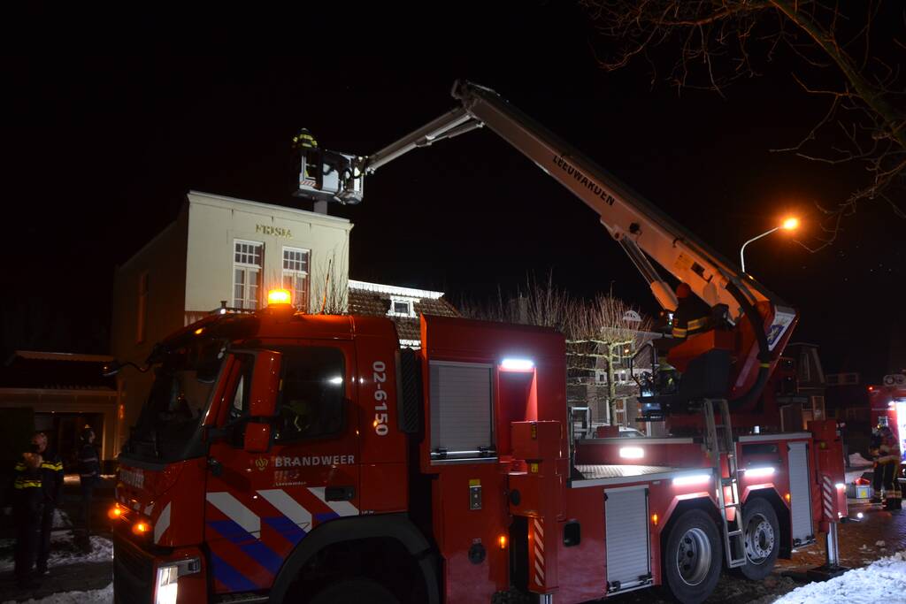 Brandweer doet onderzoek naar schoorsteenbrand