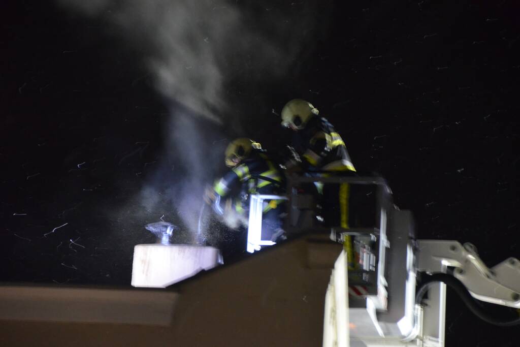 Brandweer doet onderzoek naar schoorsteenbrand