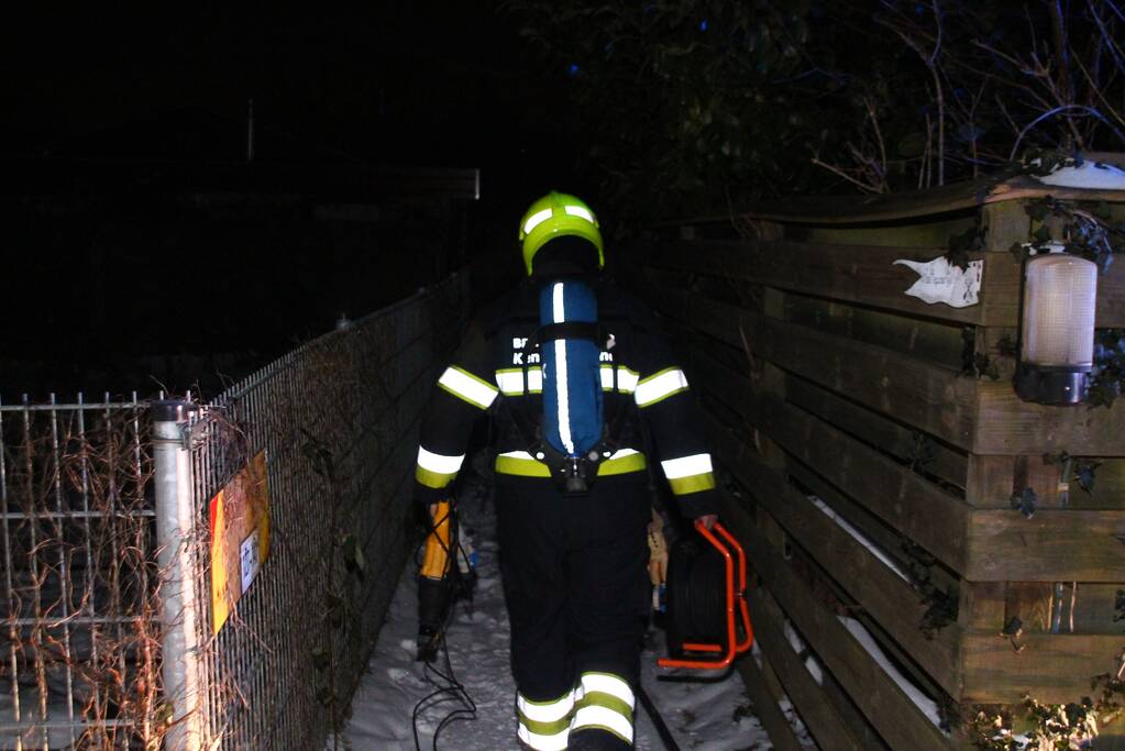 Kachel in brand in chalet