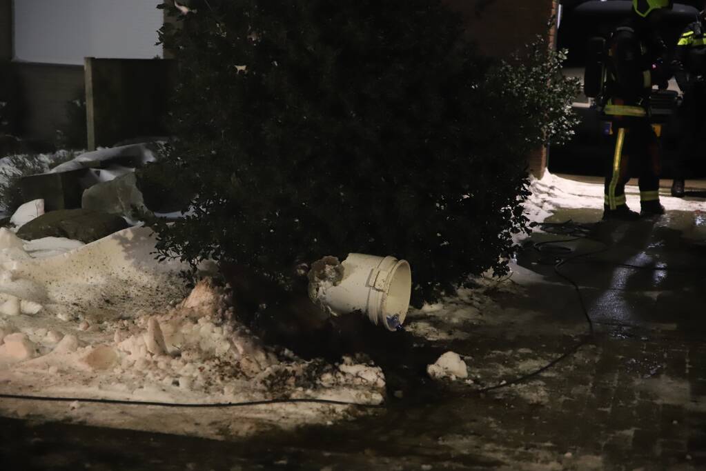 Persoon gewond bij brand in garage