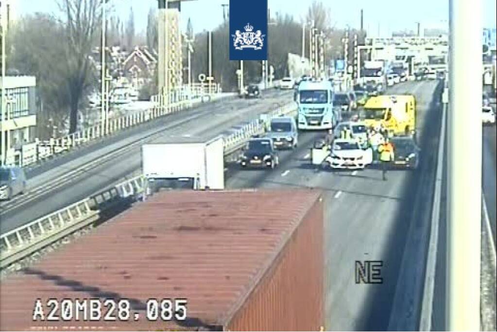 Ongeval meerdere voertuigen Giessenbrug