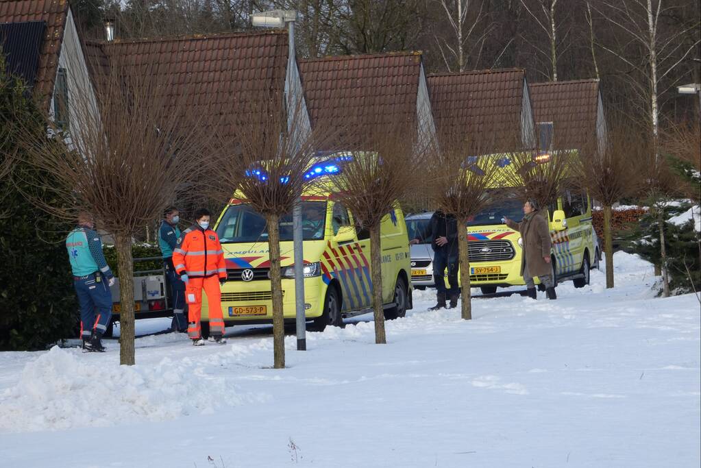 Traumahelikopter landt in sneeuw