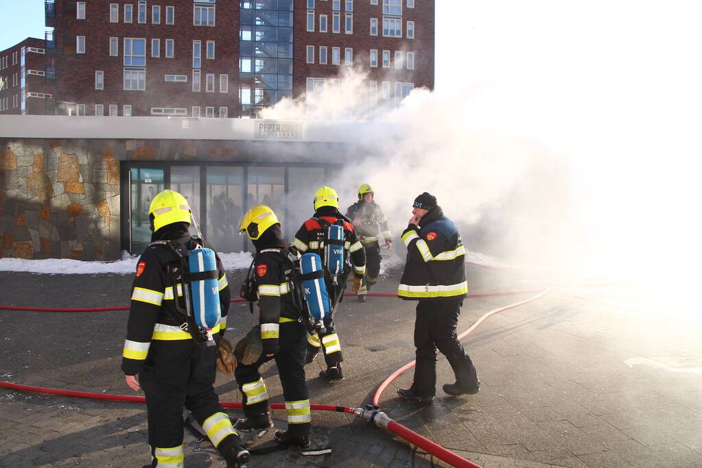 Dikke rookwolken bij brand in restaurant PeperZout