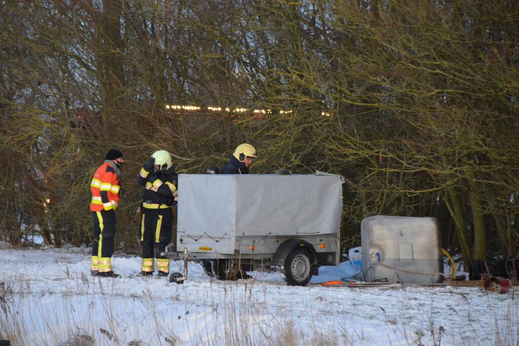 Aanhanger met mogelijk drugsafval gedumpt
