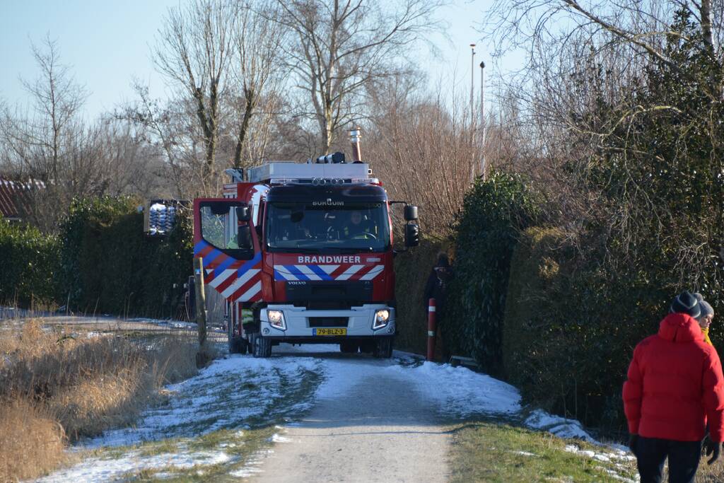 Gewonde met helikopter van ijs gered