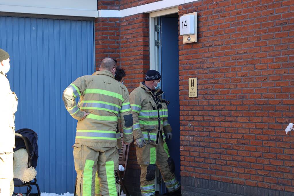 Brandweer doet onderzoek naar gesprongen waterleiding