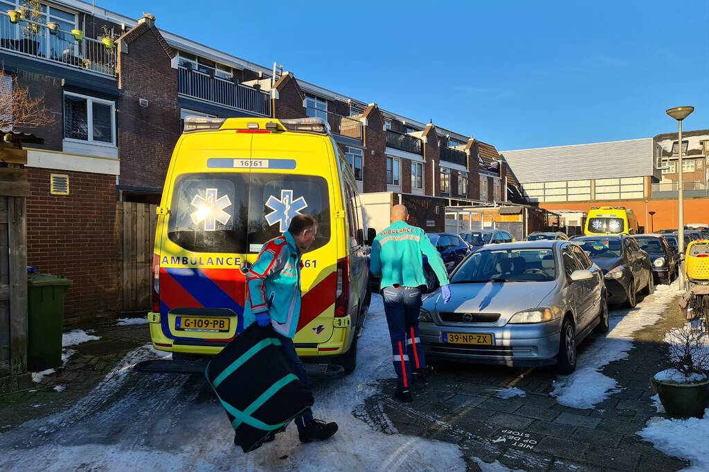 Traumahelikopter landt in park voor incident in woning