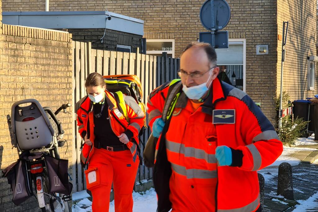 Traumahelikopter landt in park voor incident in woning