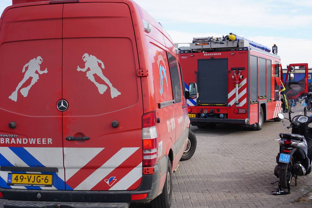 Brandweer zoekt naar mogelijk dier op het ijs