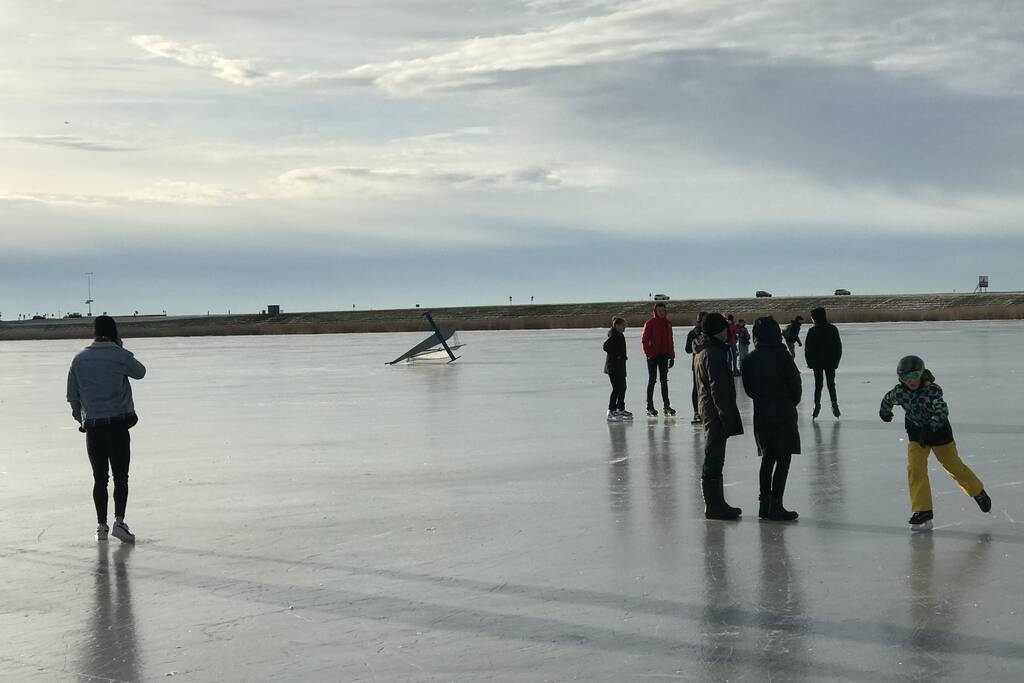 Persoon gewond door ongeval met ijszeiler