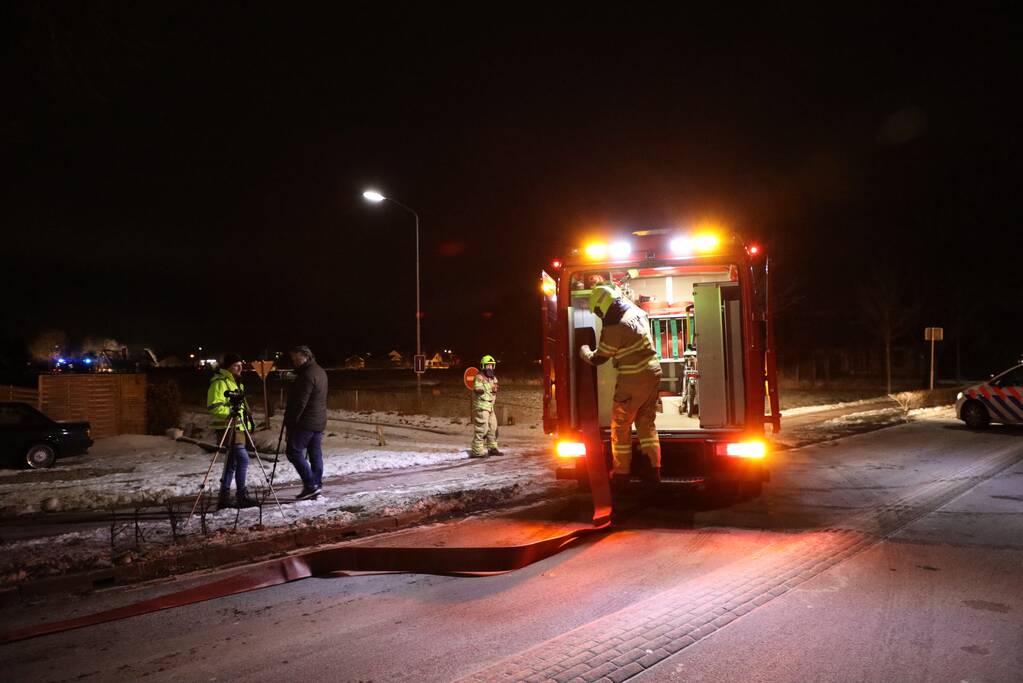 Woonboerderij gaat in vlammen op