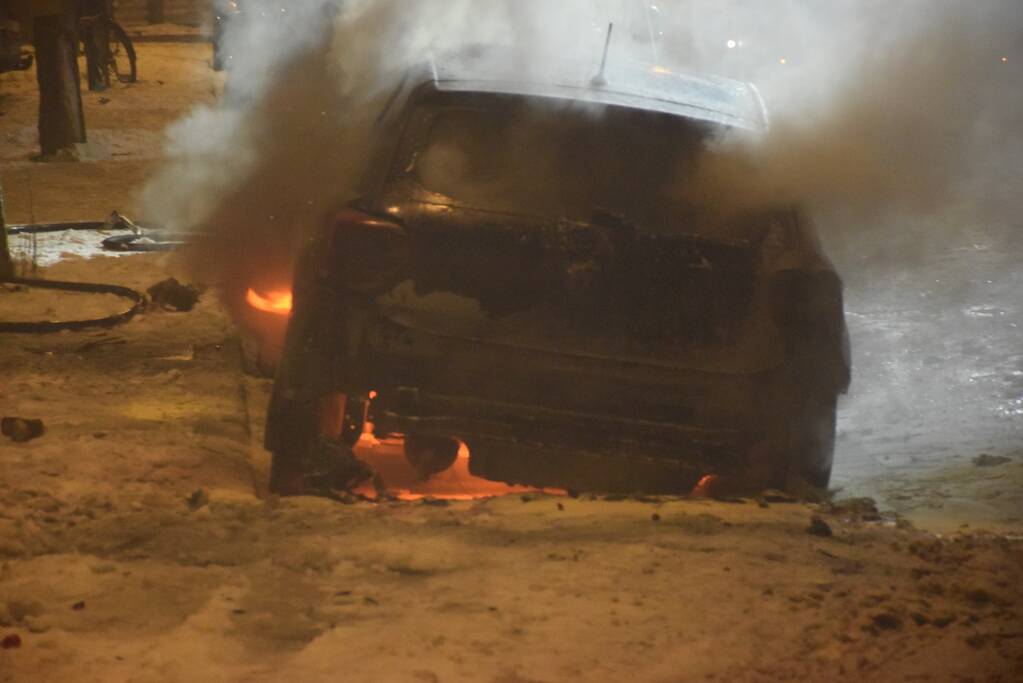 Twee auto's verwoest door brand