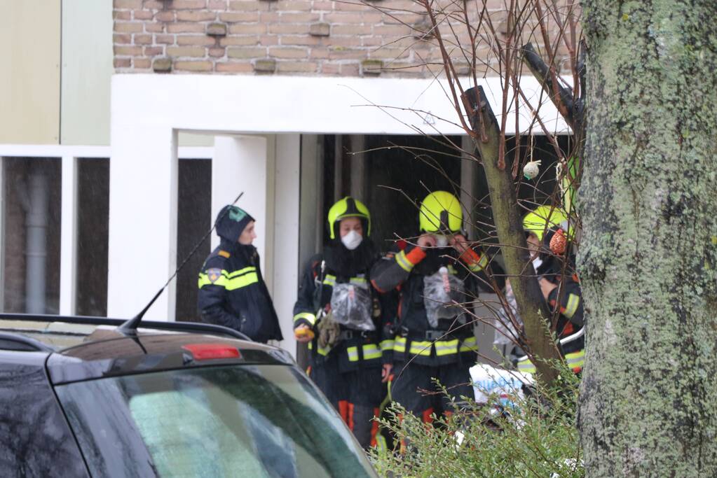 Onderzoek in flatgebouw naar vreemde lucht