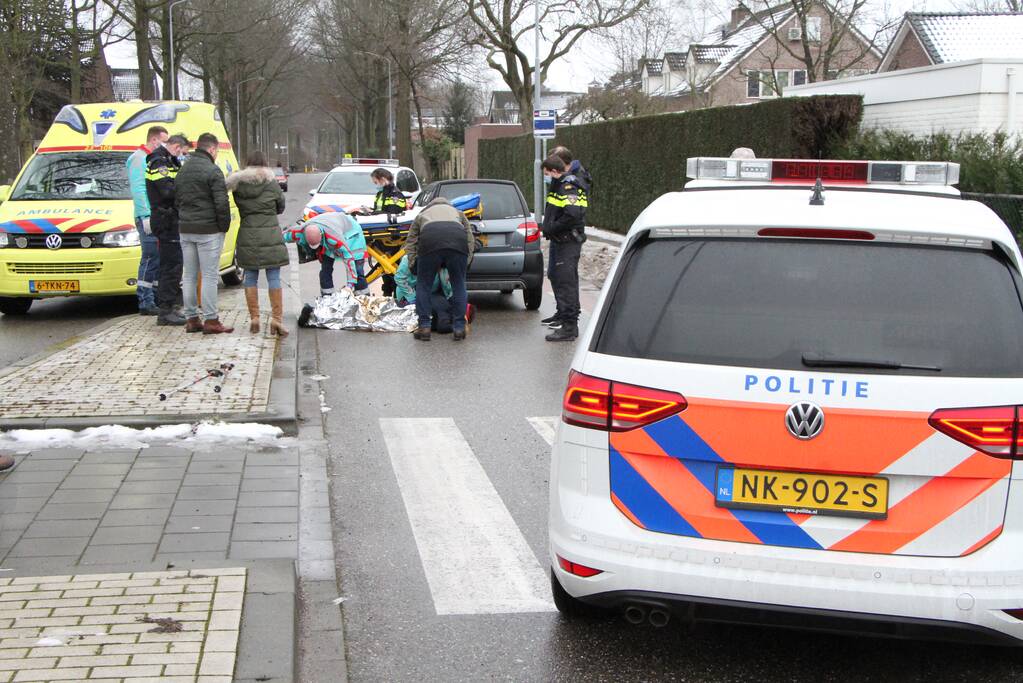 Vrouw gewond bij aanrijding met brommobiel
