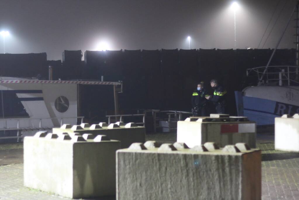 Omstanders redden man uit water