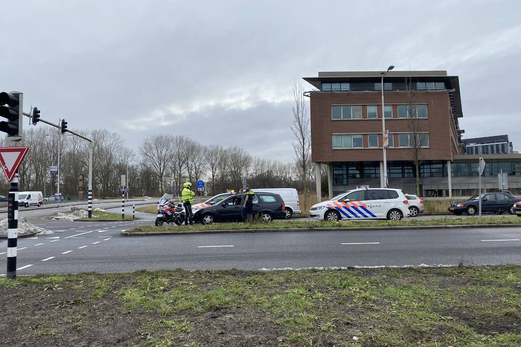 Automobilist klemgereden door politie