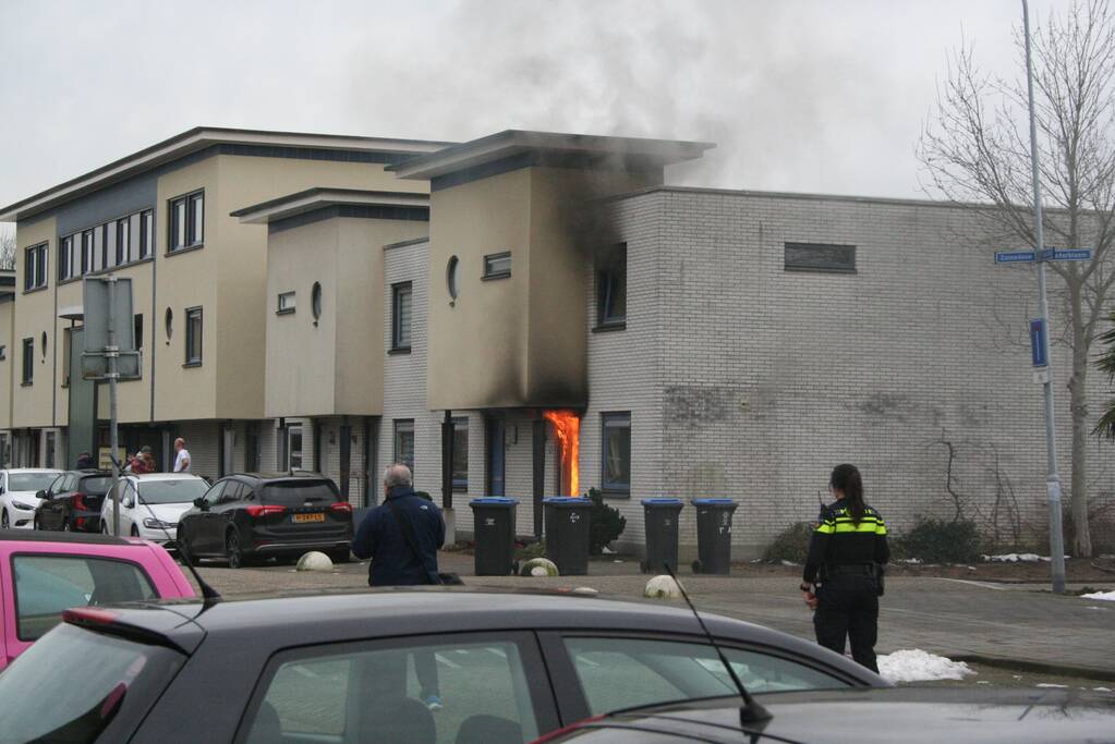Veel schade bij uitslaande woningbrand