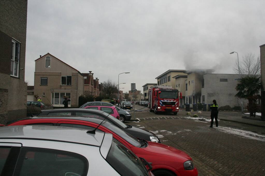 Veel schade bij uitslaande woningbrand