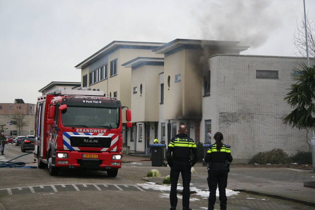 Veel schade bij uitslaande woningbrand