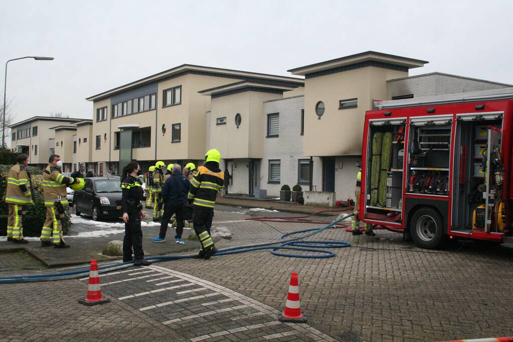 Veel schade bij uitslaande woningbrand