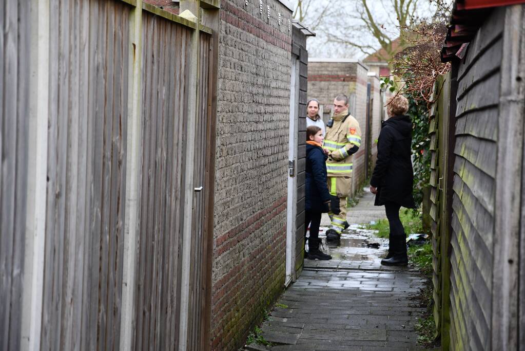 Papiercontainer brandt volledig uit