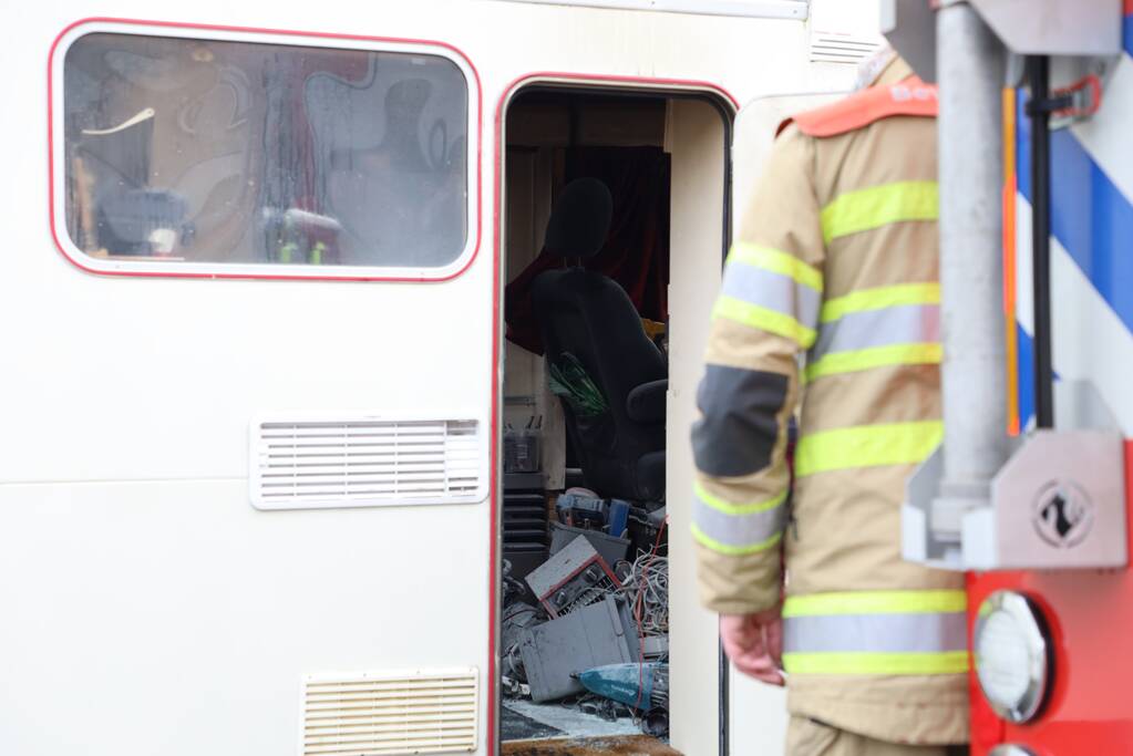 Veel schade na brand in camper