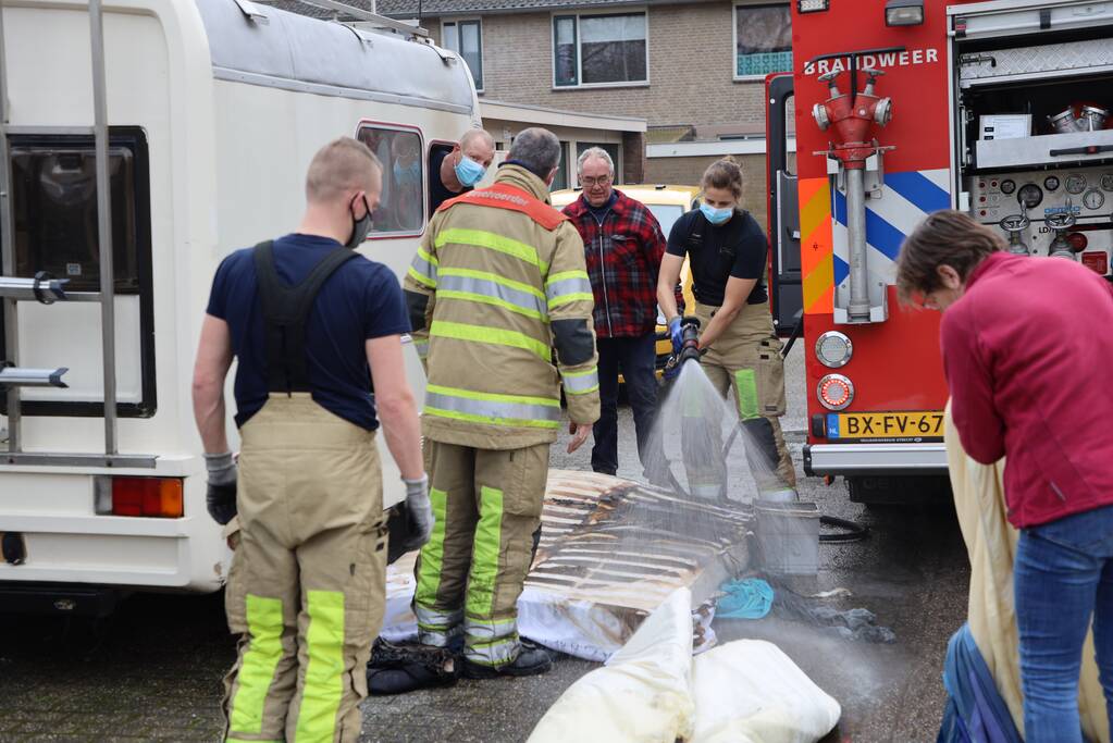 Veel schade na brand in camper