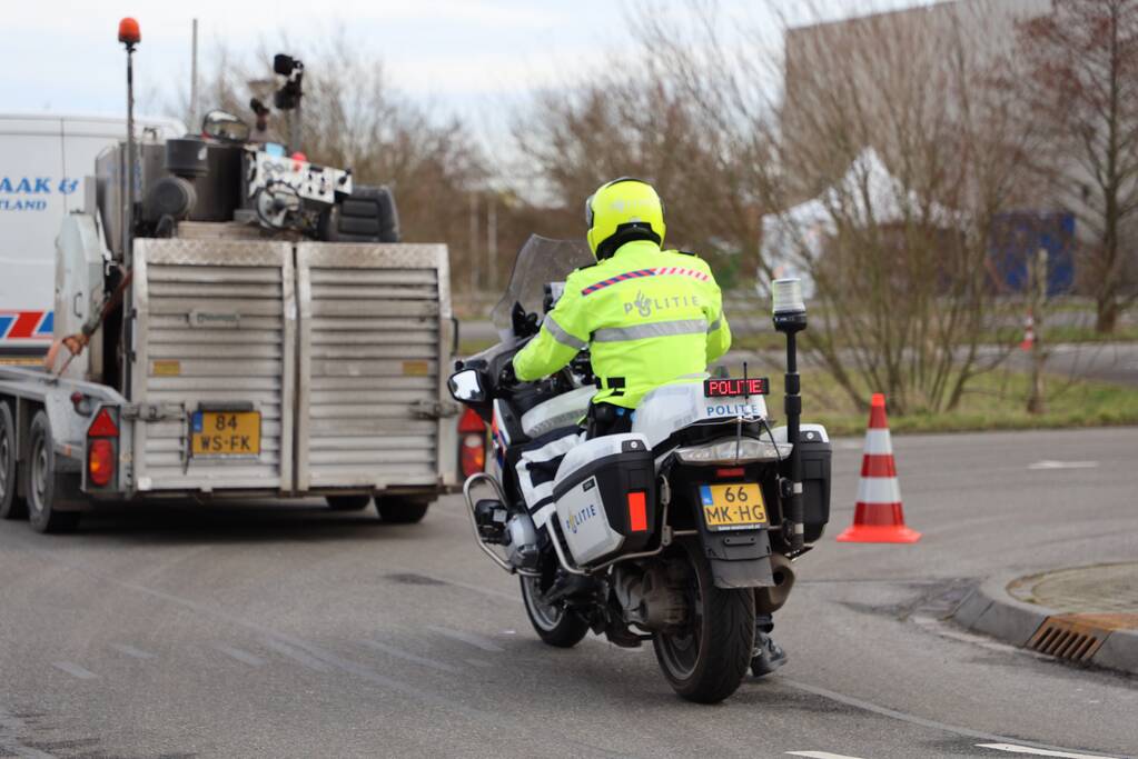 Grote politiecontrole parkeerterrein Superfun