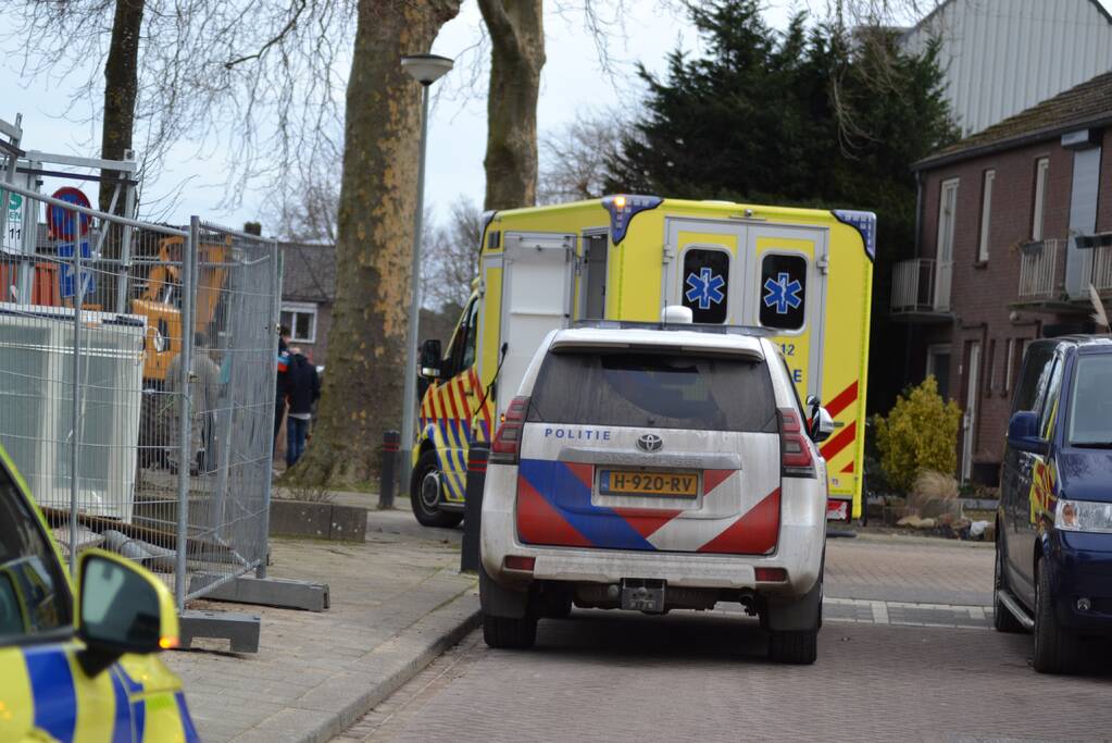 Man bedolven onder grond bij graafwerkzaamheden