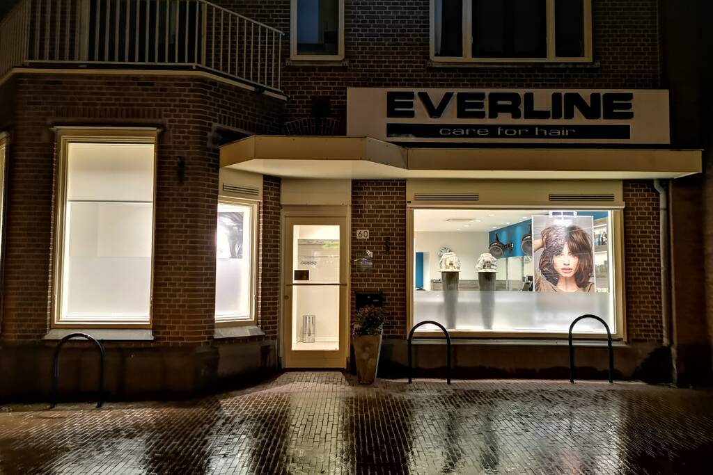 Kappers laten licht aan uit protest