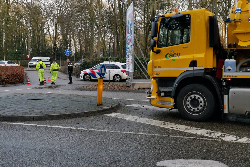 Twee fietsers gaan hard onderuit op glad fietspad