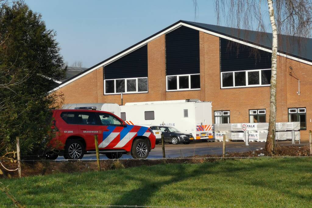 Drugslab in loods achter woning gevonden