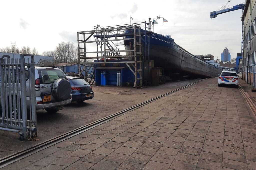 Brand in machinekamer van schip