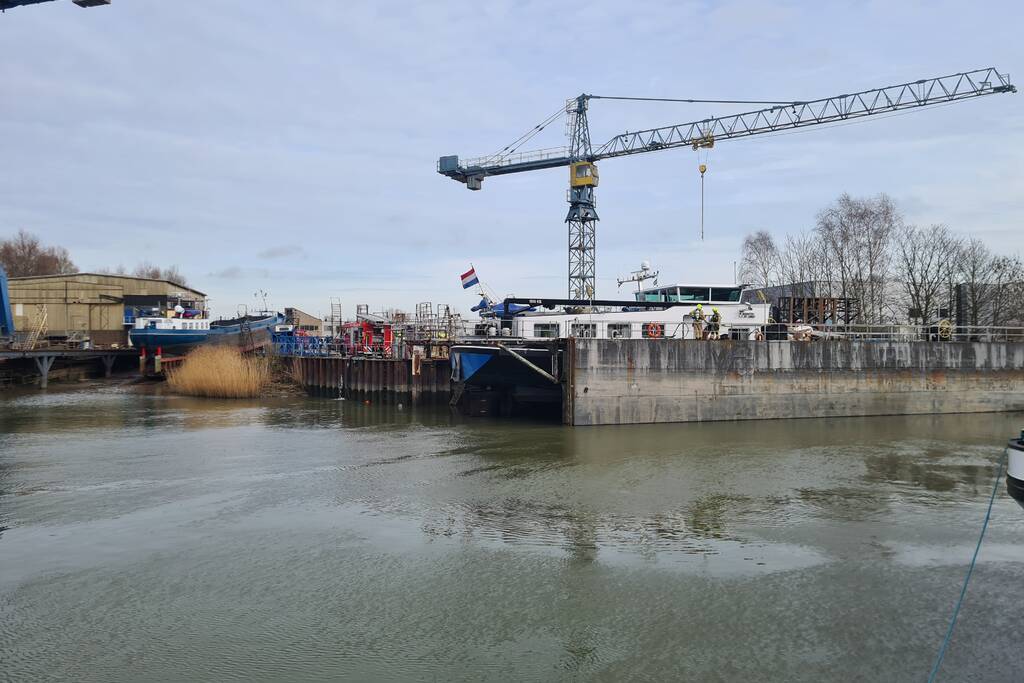 Brand in machinekamer van schip