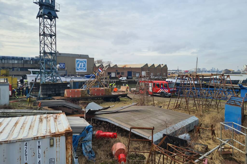 Brand in machinekamer van schip