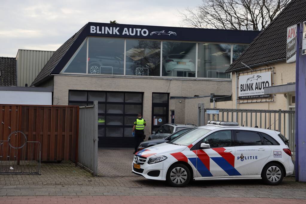 Grootschalige politie-inval bij Blink Auto's