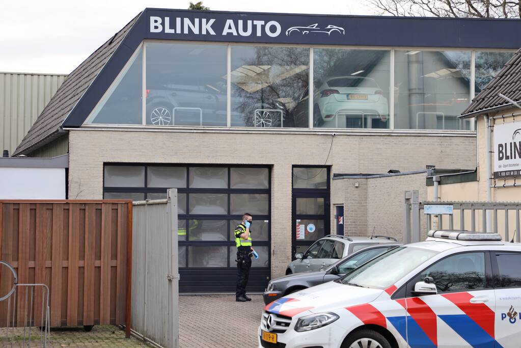 Grootschalige politie-inval bij Blink Auto's
