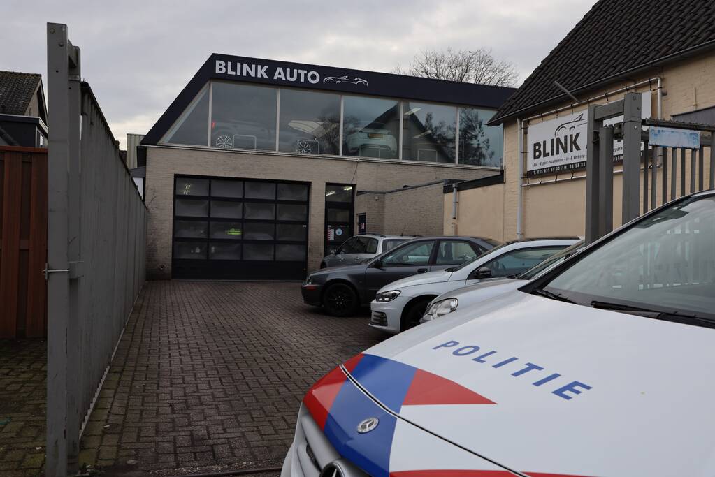 Grootschalige politie-inval bij Blink Auto's