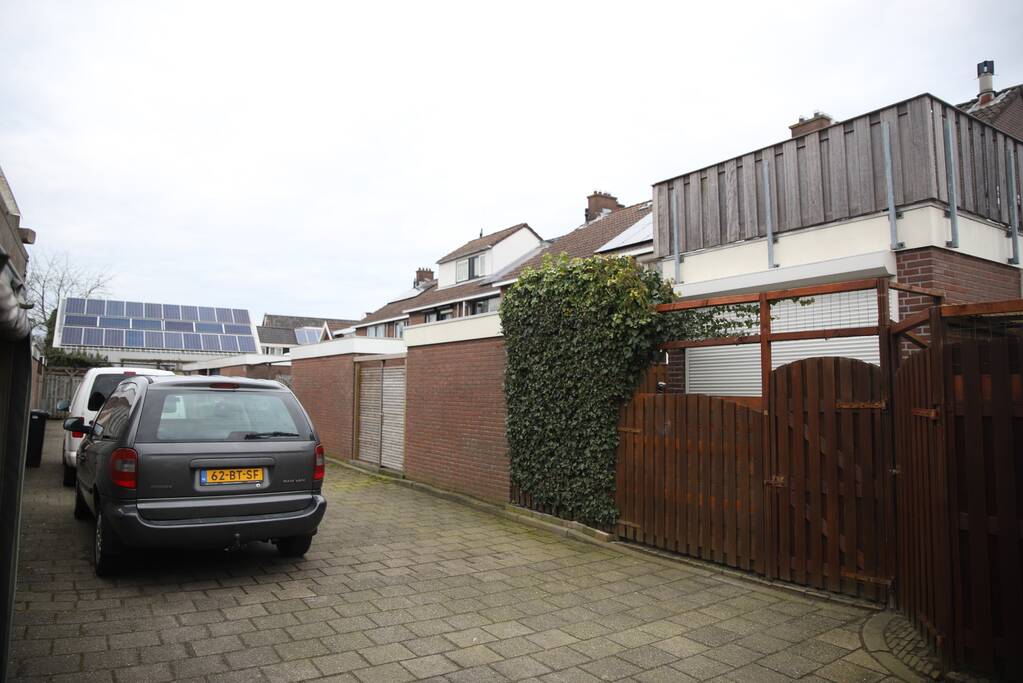 Brand na steekincident in woning