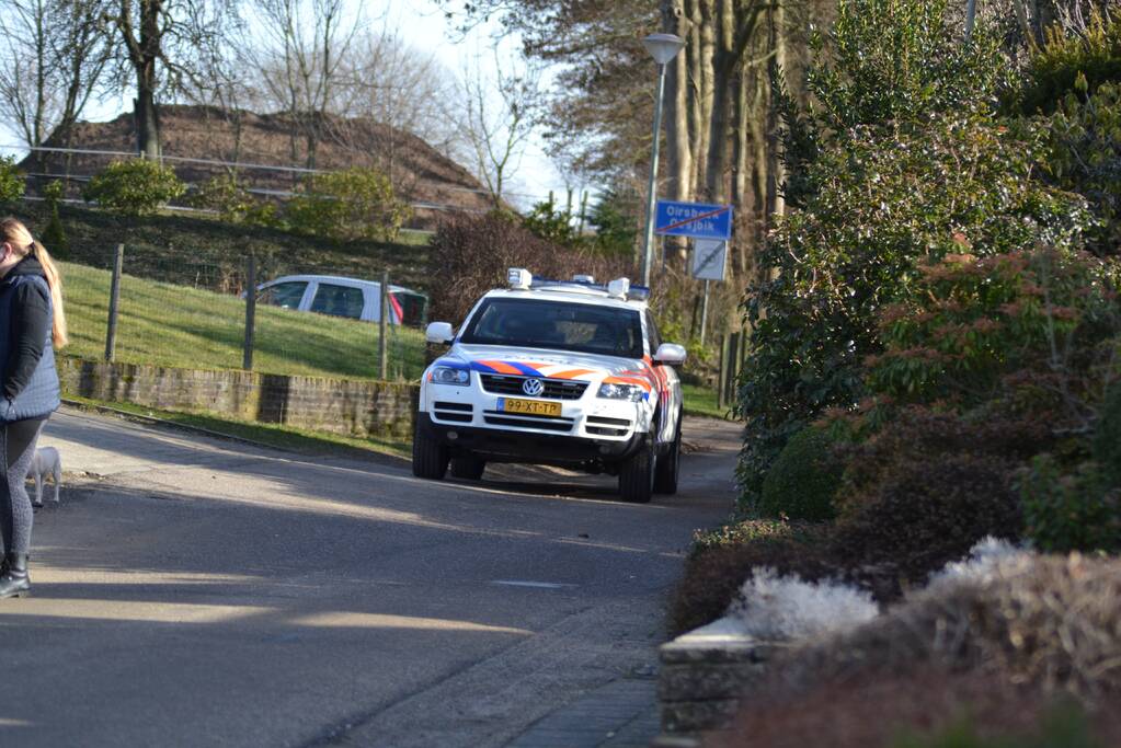 Beveiligingseenheid bewaakt gevonden drugslab